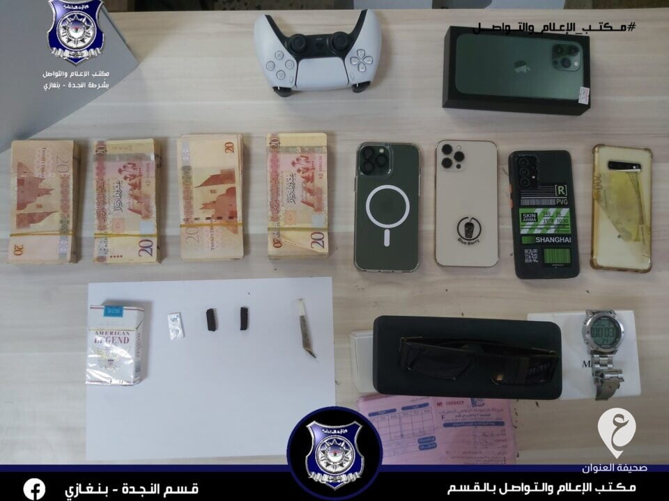 ضبط ثلاثة أشخاص سرقوا 50 ألف دينار من سيارة مواطن - unnamed file 2