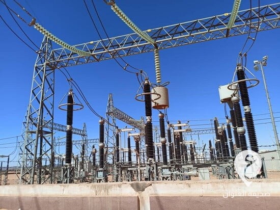 بهدف نقل الكهرباء إلى الجنوب.. إتمام شحن دوائر " الفجيج- أوباري" 1 بهدف نقل الكهرباء إلى الجنوب.. إتمام شحن دوائر " الفجيج- أوباري" - 306719147 392631489727278 5501330836137497376 n