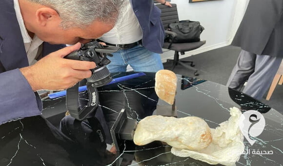 خبراء من مصلحة الآثار الليبية يعاينون قطعا أثرية في بلجيكا بهدف إرجاعها لليبيا 3 خبراء من مصلحة الآثار الليبية يعاينون قطعا أثرية في بلجيكا بهدف إرجاعها لليبيا - PSD العنوان 2022 09 06T202756.353