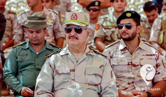 المشير حفتر يحضر اختتام مناورة عسكرية للواء طارق بن زياد واللواء 106 مجحفل - PSD العنوان 2022 09 07T191956.476