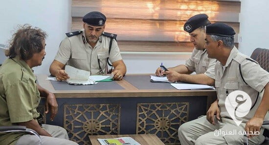 بعد تلقيه الرشوة.. موظف بالسجل المدني القبة يمنح وافدا مصريا مستندات ليبية رسمية - frame