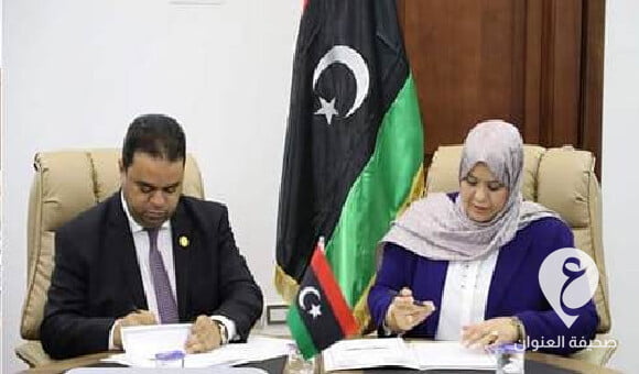 وزير العمل والتأهيل يوقع اتفاقية تعاون مع وزيرة الشؤون الاجتماعية - مشروع جديد 27