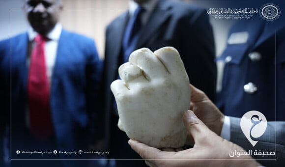 الخارجية تعلن إعادة قطعة أثرية كانت مهربة من ليبيا إلى الولايات المتحدة الأمريكية - 1 43