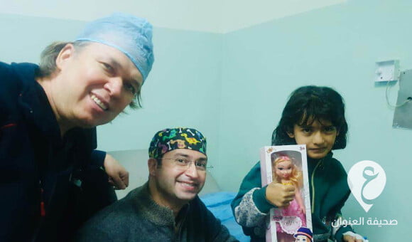 وفد طبي بريطاني تركي يجري عمليات قسطرة قلبية لـ 55 طفلا ليبيًا داخل مركز البيضاء الطبي - PSD العنوان 21