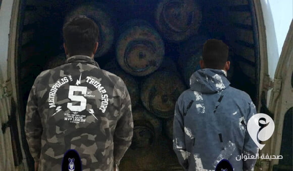 شرطة بوعطني تضبط مصريين يبيعان إسطوانات الغاز بـ40 دينار بسيارة معتمة - 1 68