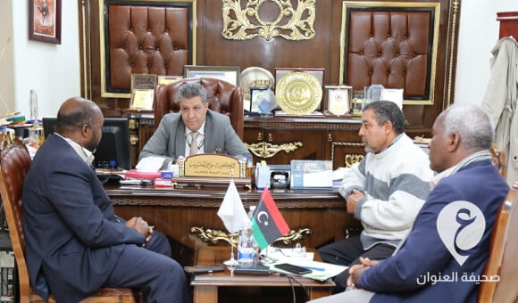 وزير التعليم يبحث تغطية العجز في المعلمين في بلديتي غات والبركت وصيانة المدارس في تاورغاء - PSD العنوان 92