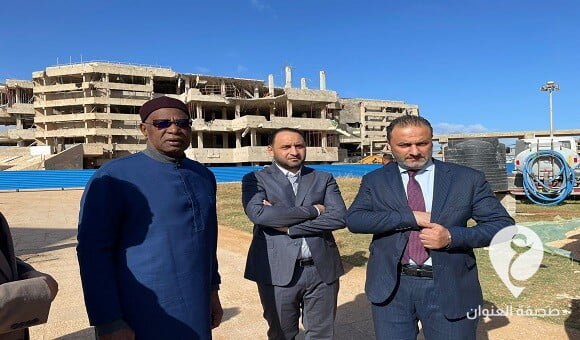 باثيلي يقف على أعمال الترميم بجامعة بنغازي 1 باثيلي يقف على أعمال الترميم بجامعة بنغازي - Fs8HoLlWAAI jXi