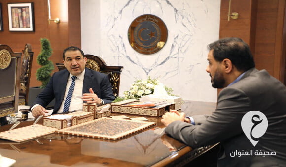 حماد يناقش مع أبو زريبة سير العمل بِالمديريات والأجهزة الأمنية بالمنطقتين الشرقية والجنوبية 1 حماد يناقش مع أبو زريبة سير العمل بِالمديريات والأجهزة الأمنية بالمنطقتين الشرقية والجنوبية - العنوان الاخير 67