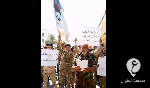 من أمام مقر مؤسسة النفط في طرابلس.. منتسبي حرس المنشآت النفطية يطالبون برفع رواتبهم - 366150500 1002775237567738 5115385338842635907 n