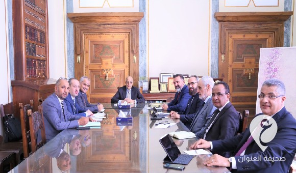 الكبير يستعرض أوضاع المصرف الليبي الخارجي ومتابعة أدائه - العنوان الاخير 100