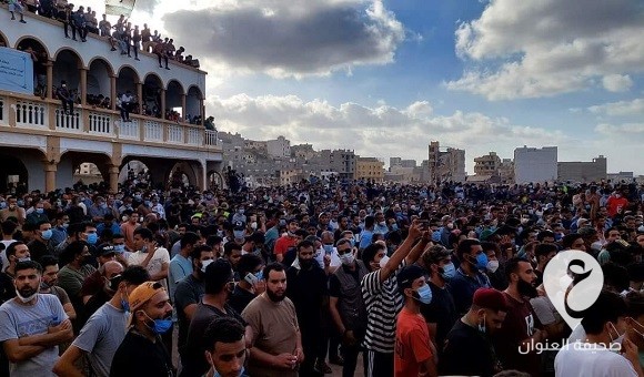 المتظاهرون في درنة يطالبون النائب العام بالإسراع بإظهار نتائج التحقيق في الكارثة - 378311028 748840193622212 5888672733690068244 n