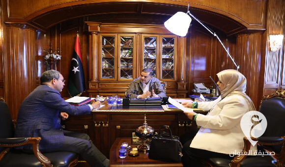 الدبيبة يوجه بصرف المنح المعتمدة لدعم النازحين من بلدية درنة والبلديات المنكوبة  - PSD العنوان 3 3