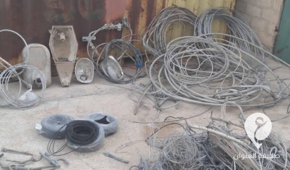 ضبط معدات وأسلاك تخص شركة الكهرباء بمحل لبيع الخردة في مسلاتة - PSDالعنوان 12 1