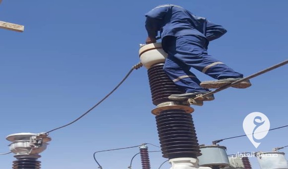 صيانة محطة كهرباء في أوباري تضررت من السيول - PSDالعنوان 24