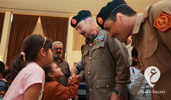 القائد العام للقوات المسلحة يستقبل أطفال ضحايا فيضان درنة ويؤكد رعاية القيادة لهم - PSDالعنوان 5