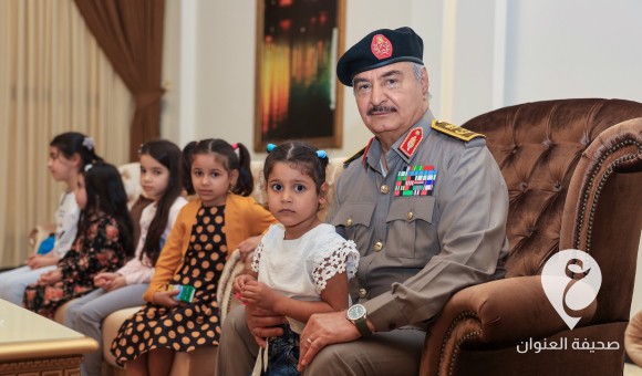 القائد العام للقوات المسلحة يستقبل أطفال ضحايا فيضان درنة ويؤكد رعاية القيادة لهم - PSDالعنوان 6