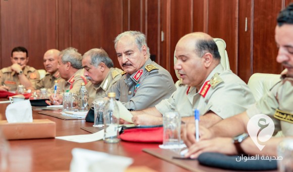 المشير حفتر يجتمع مع رؤساء الأركان ومدراء الإدارات بالقيادة العامة وقيادات الأجهزة الأمنية - PSDالعنوان 63
