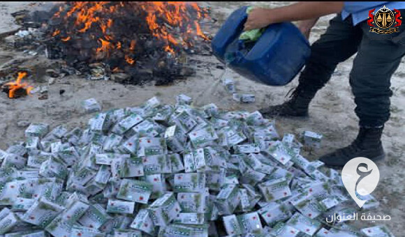 النائب العام يصدر قرارًا بمصادرة 200 ألف قرص من المخدرات في ميناء بنغازي ويضبط ثلاثة متهمين  - PSD العنوان 61