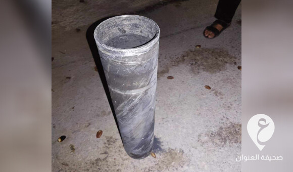 مواطن يوثق سقوط ظرف قذيفة أمام منزله جراء انفجار مخزن للذخيرة في زليتن - PSDالعنوان 52