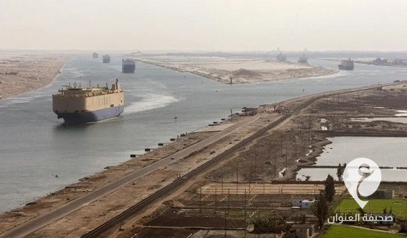 مصر.. سفينة تصطدم بجسر قناة السويس - 1 4