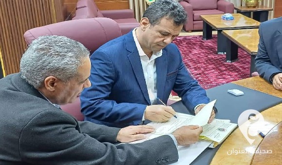 أبوجناح يوقع قرارات تسوية الدرجات الوظيفية للعناصر الطبية والطبية المساعدة 1 أبوجناح يوقع قرارات تسوية الدرجات الوظيفية للعناصر الطبية والطبية المساعدة - PSD العنوان 45