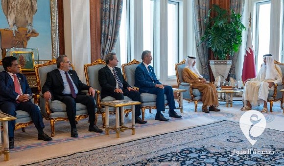 بينهم عون..أمير قطر يبحث تطورات أسواق الطاقة العالمية مع وفد وزاري عربي لوزراء البترول  - PSD العنوان 71