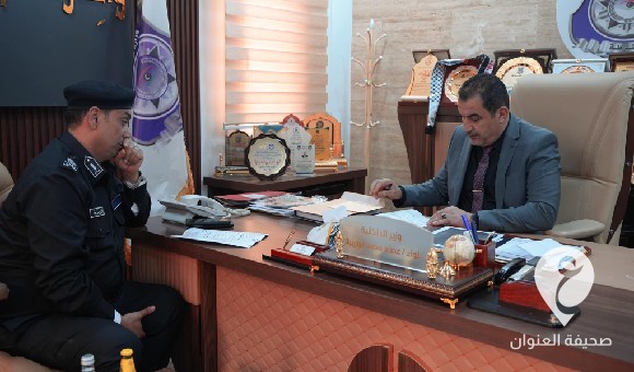 أبوزريبة يبحث آلية تنفيذ "بطاقات الحصر" للأجانب بالمنطقة الشرقية  - PSD العنوان 84