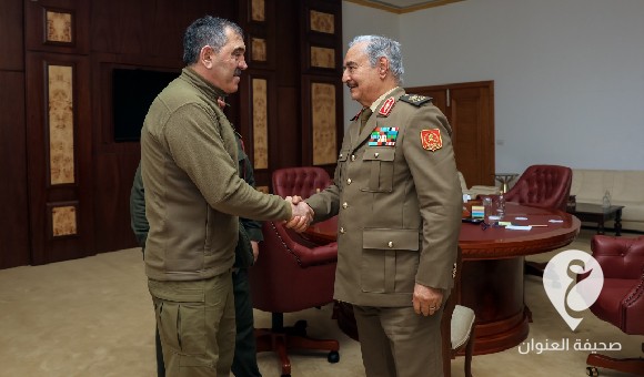 حفتر يستقبل نائب وزير الدفاع الروسي في بنغازي  - PSD العنوان 20