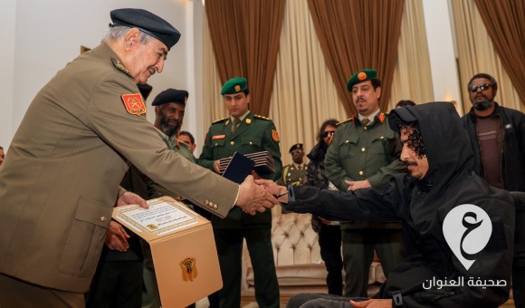 القائد العام للجيش يشرف على تسليم الدفعة الأولى من سيارات جرحى القوات المسلحة - PSDالعنوان 29 1