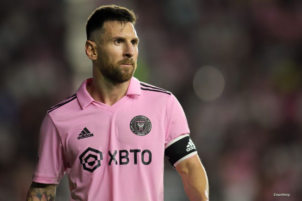 ميسي يبدي أسفه لعدم تمكنه من اللعب بمباراة ودية في هونغ كونغ نهاية الأسبوع الماضي  - 2023 08 31T022844Z 1328741048 MT1USATODAY21310167 RTRMADP 3 MLS NASHVILLE FC AT INTER MIAMI CF