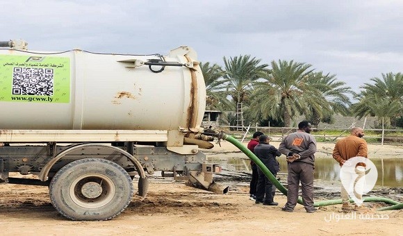 الشركة العامة للمياه تواصل عمليات شفط المياه في زليتن