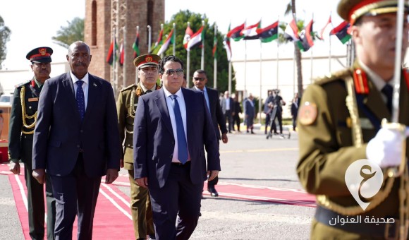 المنفي يستقبل البرهان لدى وصوله إلى طرابلس 1 المنفي يستقبل البرهان لدى وصوله إلى طرابلس
