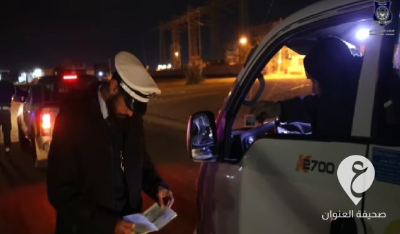 مرور بنغازي يقبض على أجانب يقودون سيارات نقل المواشي والخضار دون إجراءات سليمة 1 مرور بنغازي يقبض على أجانب يقودون سيارات نقل المواشي والخضار دون إجراءات سليمة - PSD العنوان 9 1
