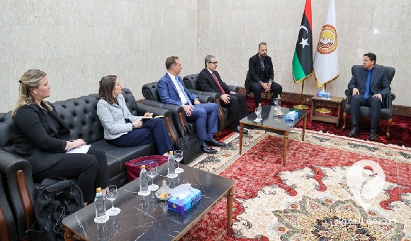 العقوري يطالب بفتح سفارة أمريكية في طرابلس وقنصلية في بنغازي وتسهيل إجراءات السفر  - PSD العنوان 1 1