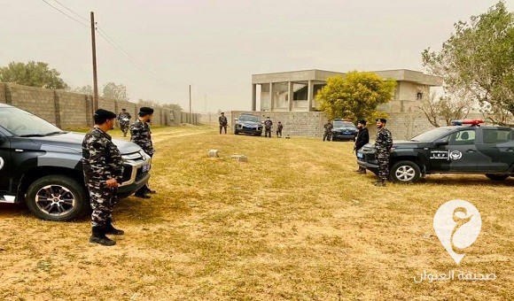 الداخلية توقف مخالفة بناء على أرض لشركة الاستثمار في تاجوراء - 419303710 983664453127253 1764017075071640192 n