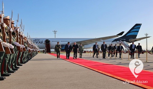 المنفي فور وصوله إلى الجزائر