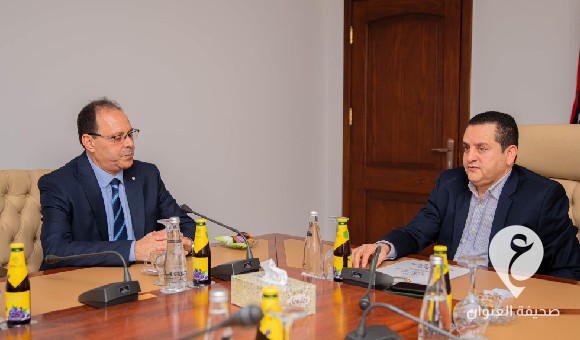 الحويج يؤكد للسفير المغربي أهمية التسريع بفتح خط جوي وبحري بين ليبيا والمغرب 