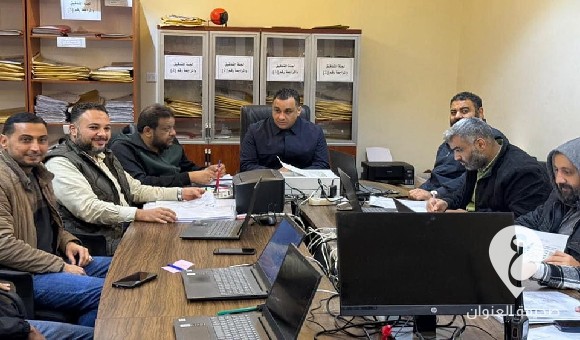 استئناف توزيع صكوك التعويضات على 425 عائلة من متضرري درنة