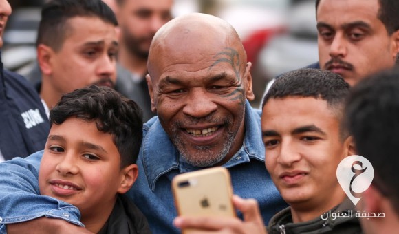 صور: مايك تايسون يتجول في بنغازي