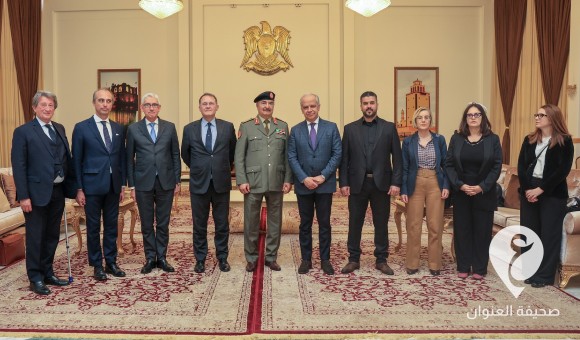 المشير حفتر يستقبل في بنغازي وفدا إيطاليًا يضم وزير الداخلية ورئيس المخابرات