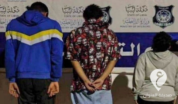 ضبط ثلاثة متهمين بسرقة مصوغات ذهبية و14 ألف دينار من شقة في بنغازي - 435116403 810866447745429 1280240114347299689 n