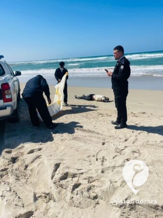 أمن السواحل: انتشال جثة مجهولة الهوية على شاطئ البحر بمنطقة القزحية بزليتن  - 438088032 915056290626909 5398224649213183900 n