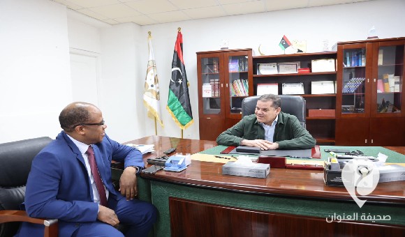 الدبيبة يتابع مع وزير النفط والغاز (المكلف) الملفات المتعلقة بالقطاع 