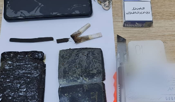 أمن بنغازي تضبط شخصا يمتهن الاتجار بالحشيش 3 أمن بنغازي تضبط شخصا يمتهن الاتجار بالحشيش - PSDالعنوان 17