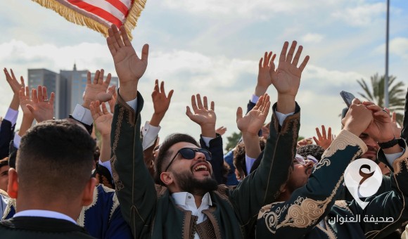 صور: المشير حفتر يشارك شباب بنغازي فرحتهم بعيد الفطر المبارك - PSDالعنوان 2024 04 10T152503.810