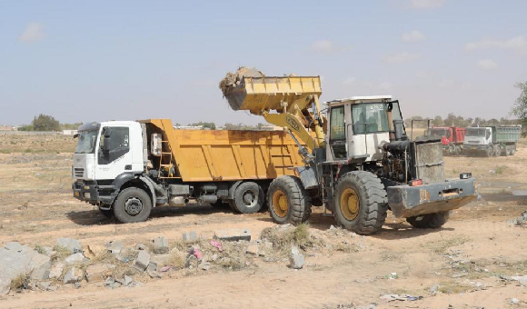 الجهاز الوطني للتنمية يبدأ أولى مراحل إنشاء مدرجات دراسية جديدة في جامعة سرت