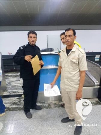 ترحيل عائلة مصرية من بنغازي كان أفرادها يرغبون الهجرة إلى إيطاليا عبر البحر  - 442399130 765223135792208 1998532403736701847 n