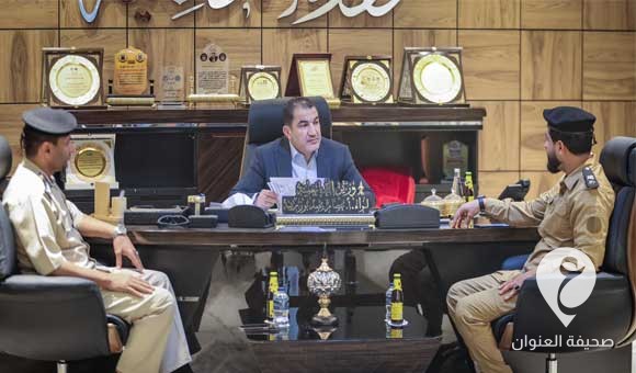 أبوزريبة يبحث تفعيل الدوريات الأمنية بمناطق الهلال النفطي - PSD العنوان 36