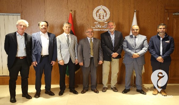 بتعليمات القيادة العامة.. بوجواري يلتقي مدراء أربعة شركات أمريكية كبرى في مجال الزراعة  