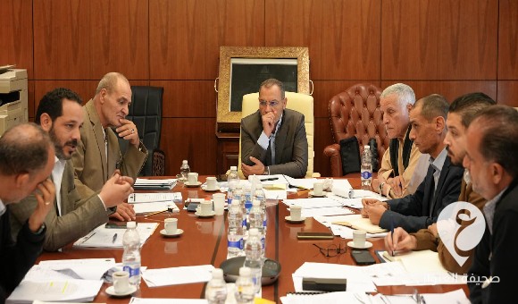 إدارة النهر تناقش الإمداد المائي لمنظومة الحساونة - سهل الجفارة 